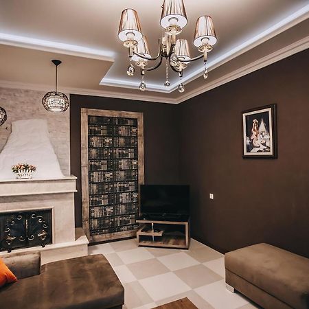 7 Rooms Hotel Tserovani Kültér fotó