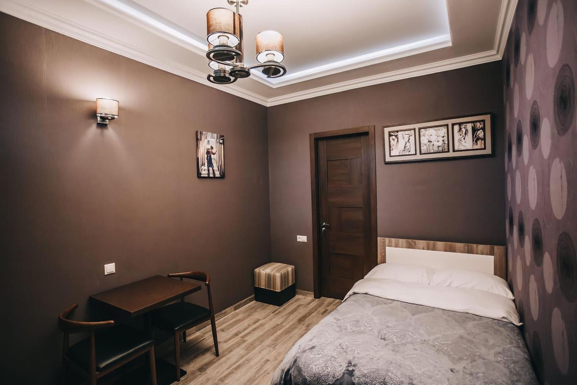 7 Rooms Hotel Tserovani Kültér fotó