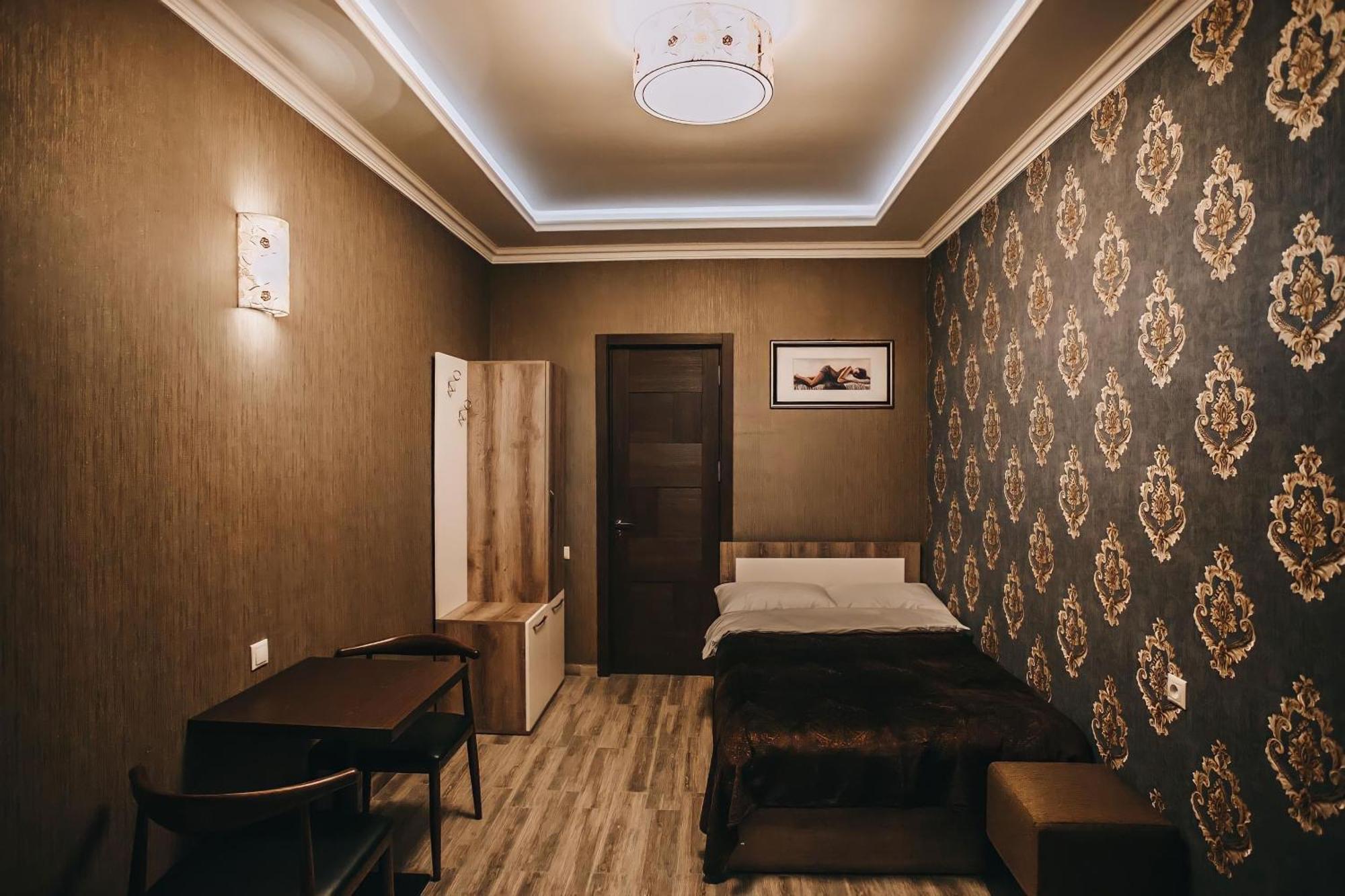 7 Rooms Hotel Tserovani Kültér fotó